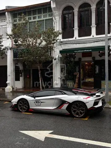 Lamborghini Aventador