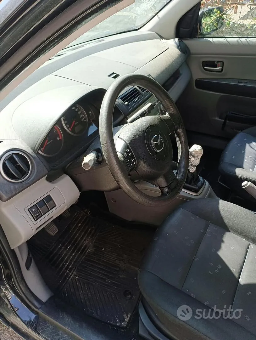 Mazda 2 2008 photo 2