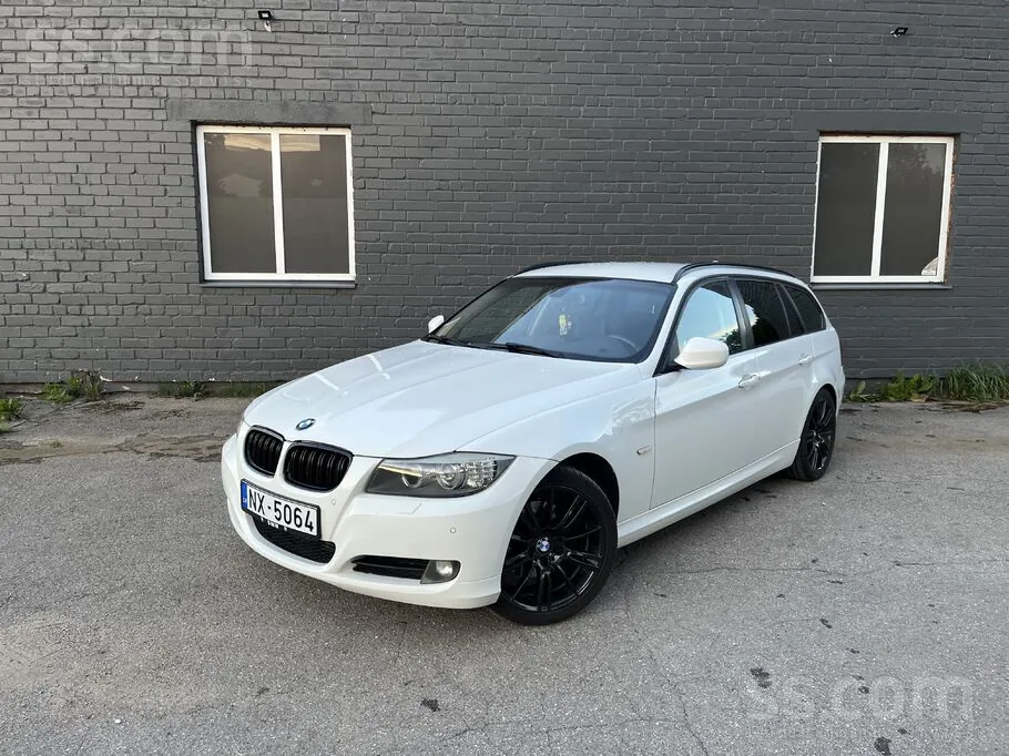 BMW 320D Touring 2011 photo 2