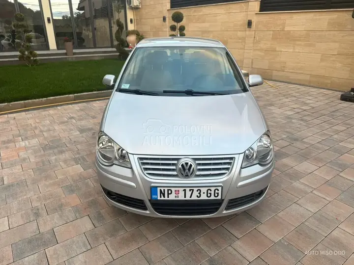 Volkswagen Polo 2005 photo 2