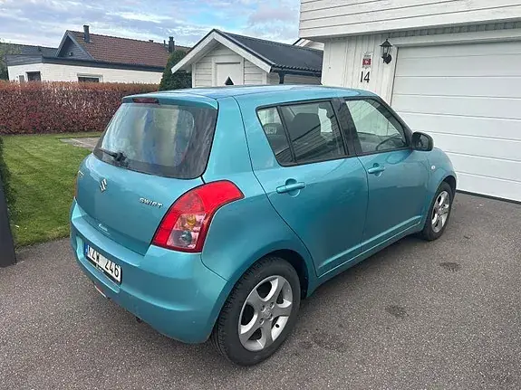 Suzuki Swift 2009 photo 4
