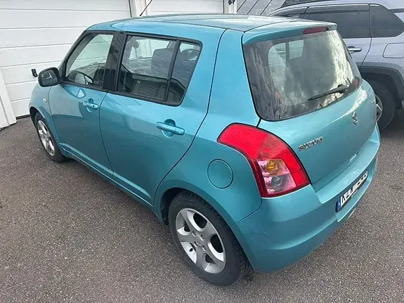 Suzuki Swift 2009 photo 3