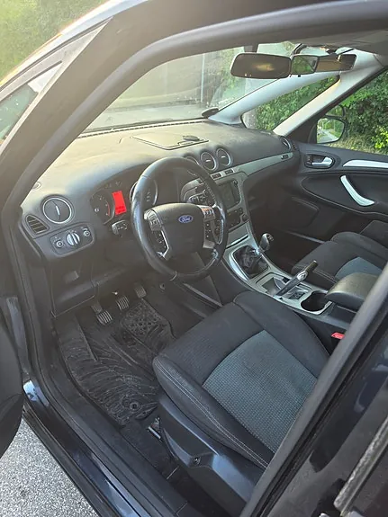 Ford S-Max 2011 photo 4