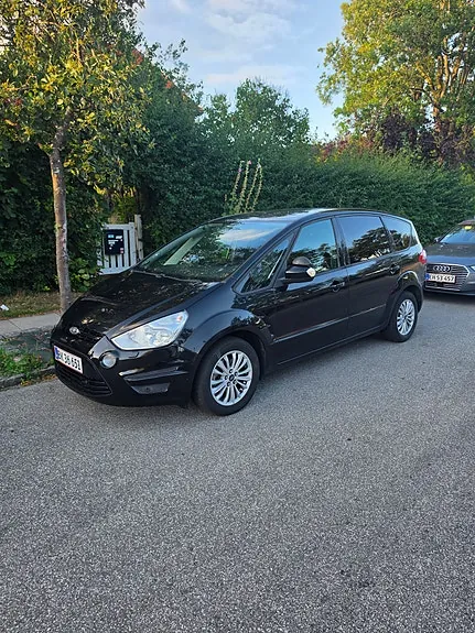 Ford S-Max 2011 photo 2