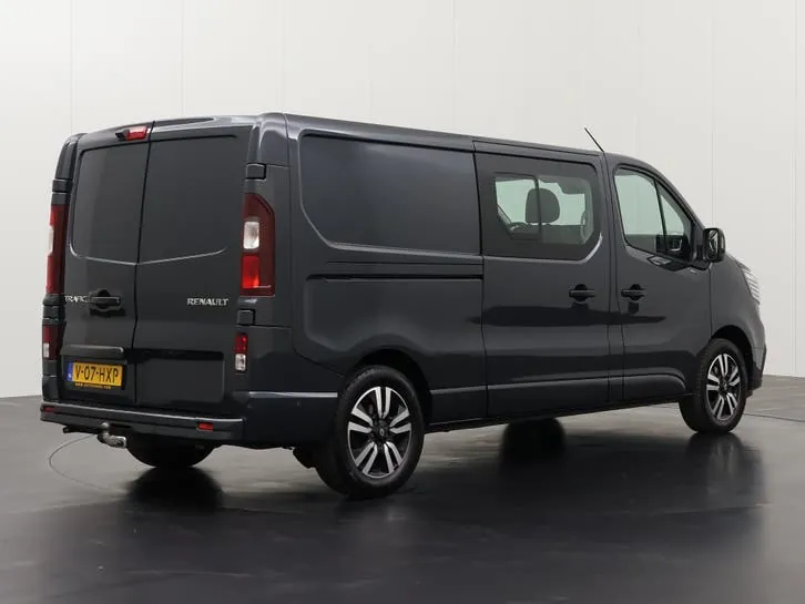 Renault Trafic 2024 photo 2