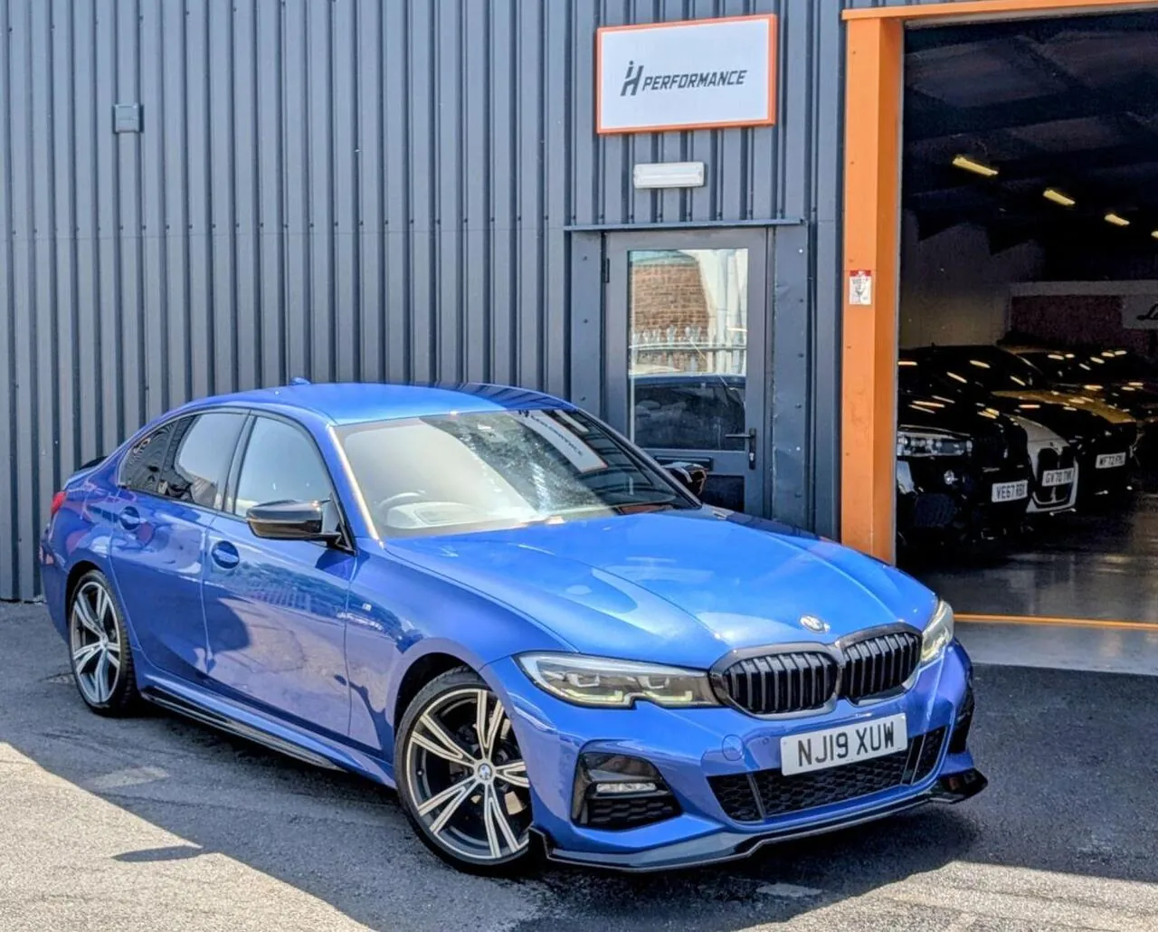 BMW 3 Series 2019 photo 4