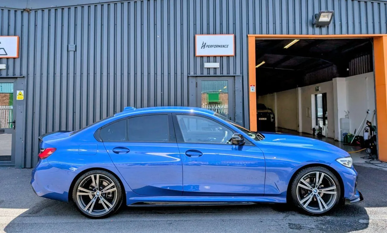 BMW 3 Series 2019 photo 5