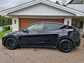 Tesla Model Y 2023 photo 3