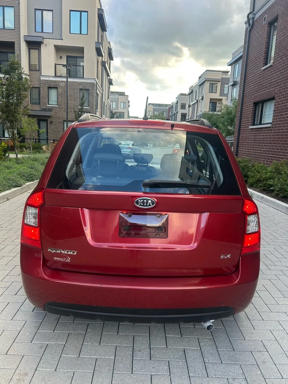 Kia Rondo 2008 photo 2