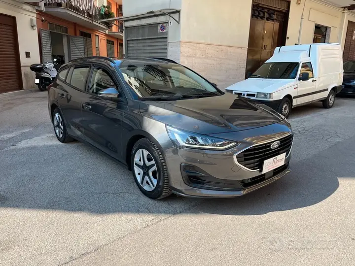 Ford Focus 2022 photo 3