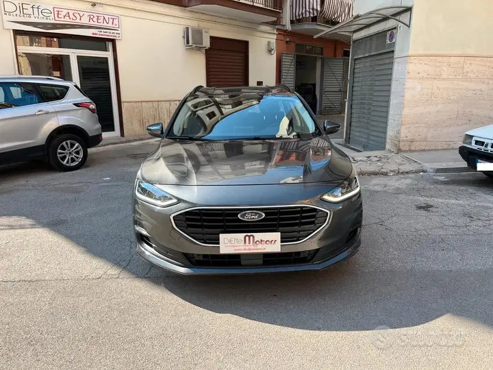 Ford Focus 2022 photo 2