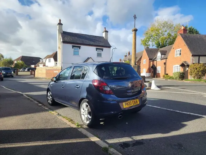 Vauxhall Corsa 2010 photo 4