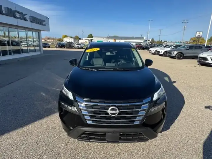 Nissan Rogue 2025 photo 2