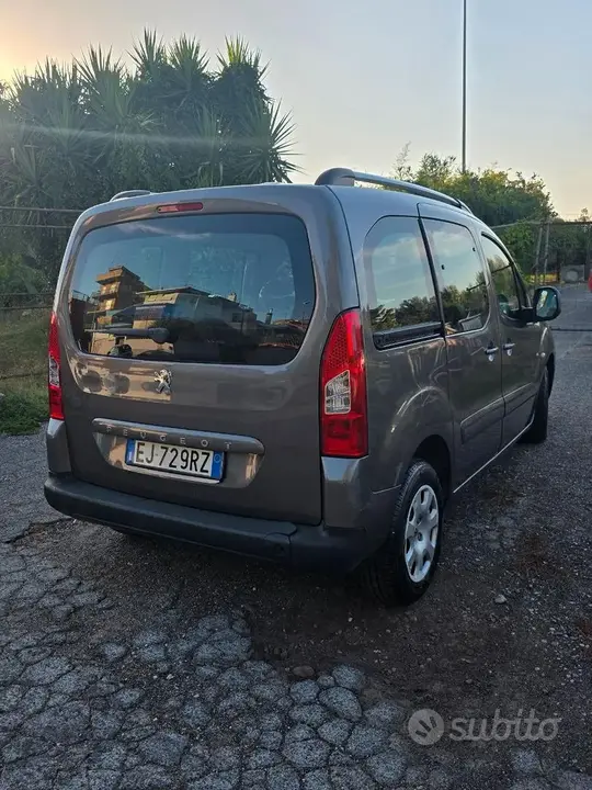 Peugeot Partner 2011 photo 4