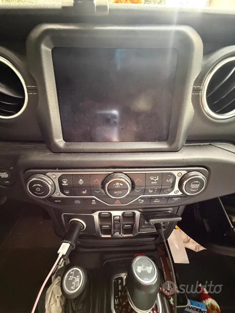 Jeep Wrangler 2022 photo 2