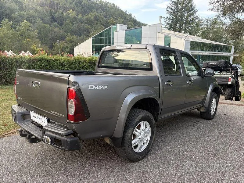 Isuzu D-Max 2011 photo 4