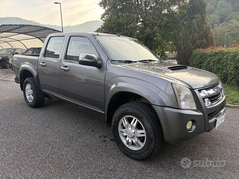 Isuzu D-Max 2011 photo 2