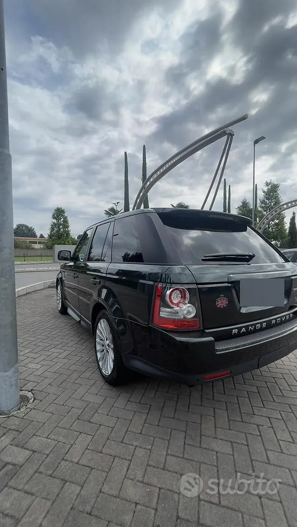Land Rover Range Rover Sport 2011 photo 2