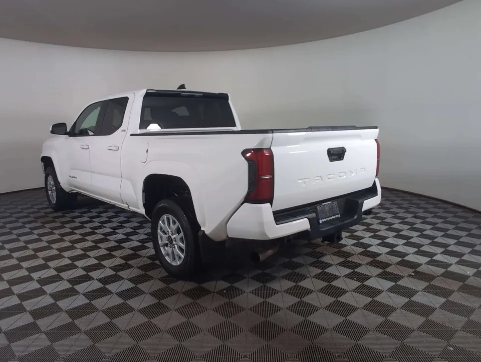 Toyota Tacoma 2024 photo 3