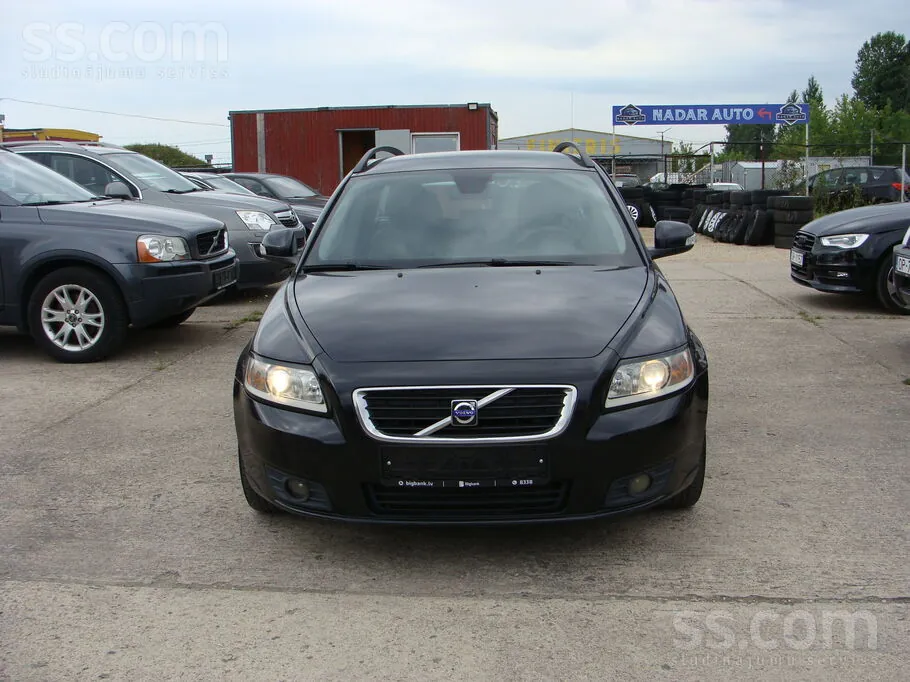 Volvo V50 2010 photo 2