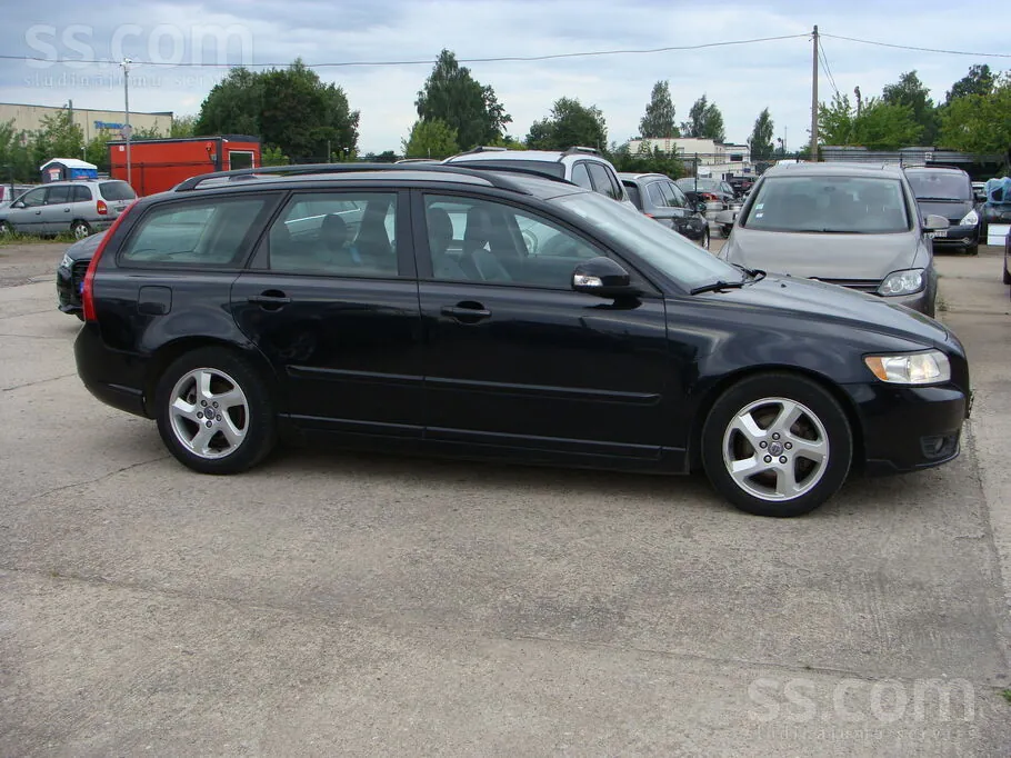Volvo V50 2010 photo 4