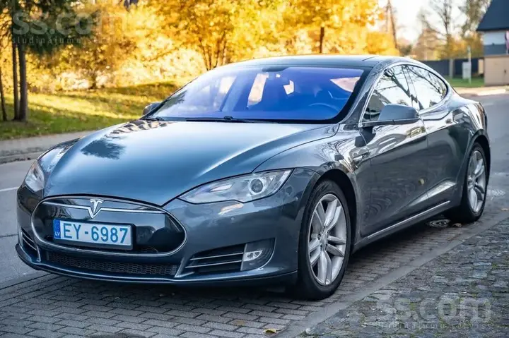 Tesla Model S