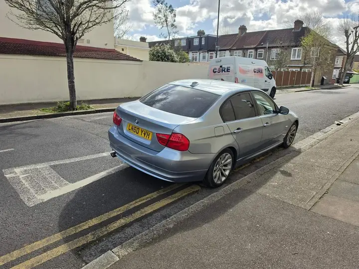 BMW 3 Series 2010 photo 5