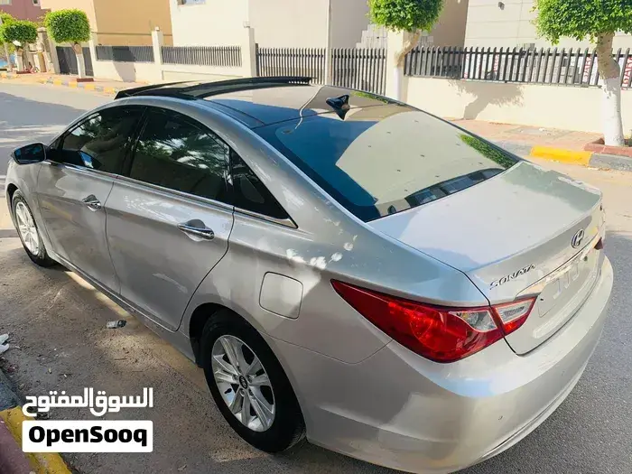 Hyundai Sonata 2012 photo 2