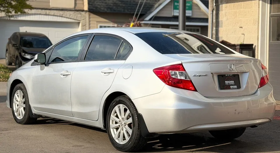 Honda Civic 2012 photo 3