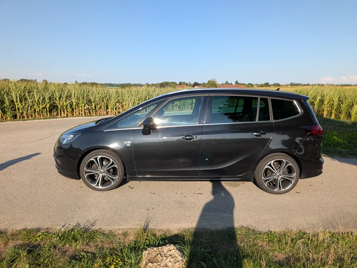 Opel Zafira 2014 photo 2