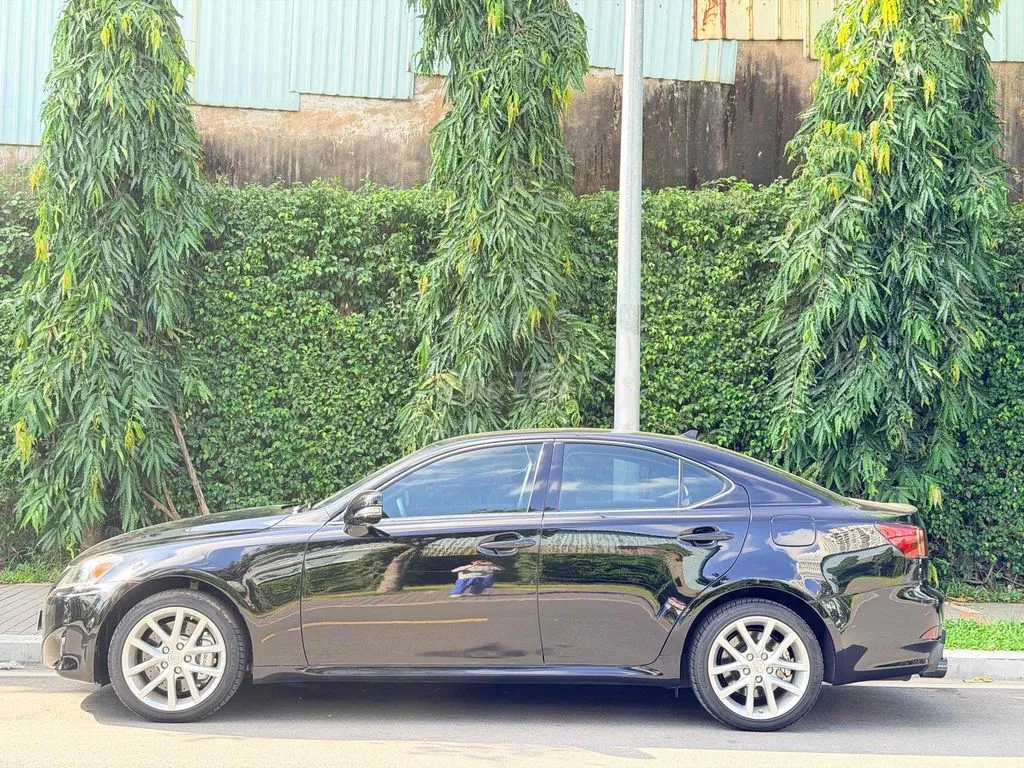 Lexus Is 2010 photo 4
