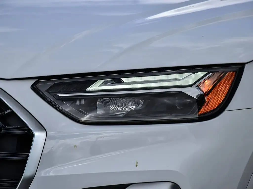 Audi Q5 2023 photo 2