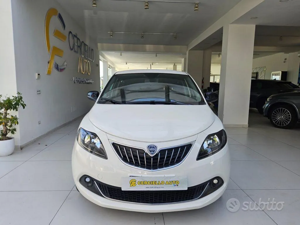 Lancia Ypsilon