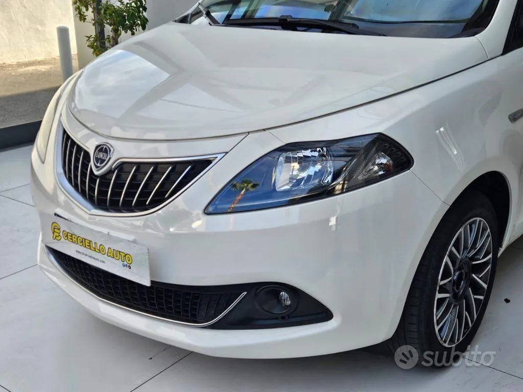 Lancia Ypsilon 2023 photo 2
