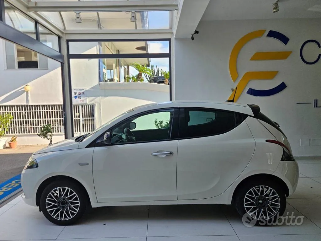 Lancia Ypsilon 2023 photo 3