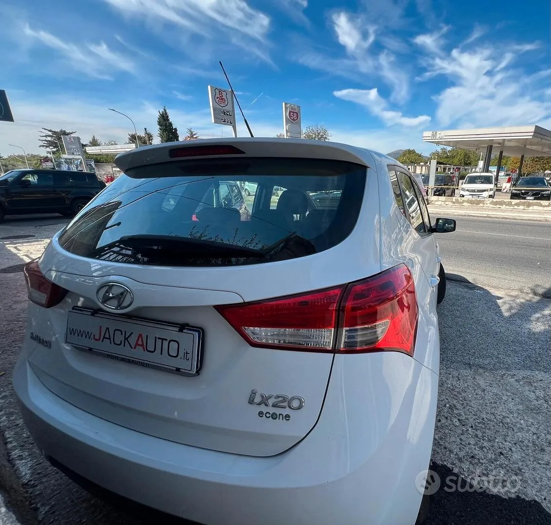 Hyundai Ix20 2017 photo 3