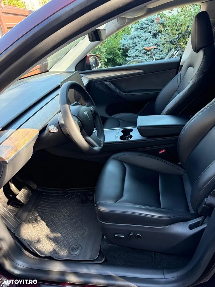 Tesla Model Y 2023 photo 3