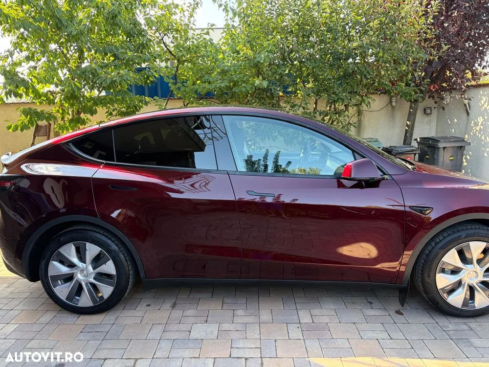 Tesla Model Y 2023 photo 2