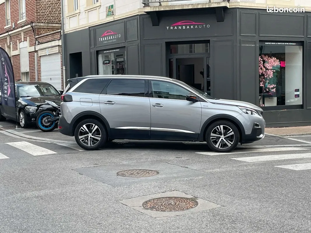Peugeot 5008 2020 photo 2