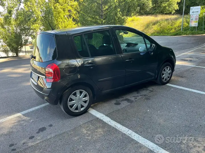Renault Modus 2011 photo 2