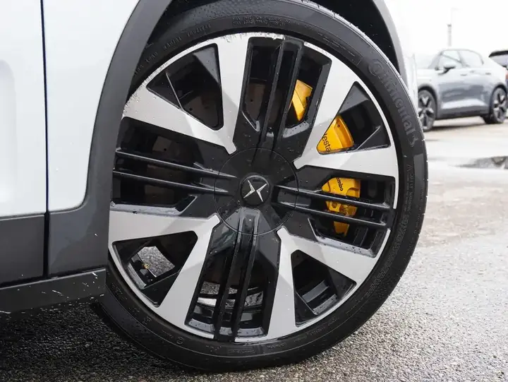 Polestar 2 2024 photo 5