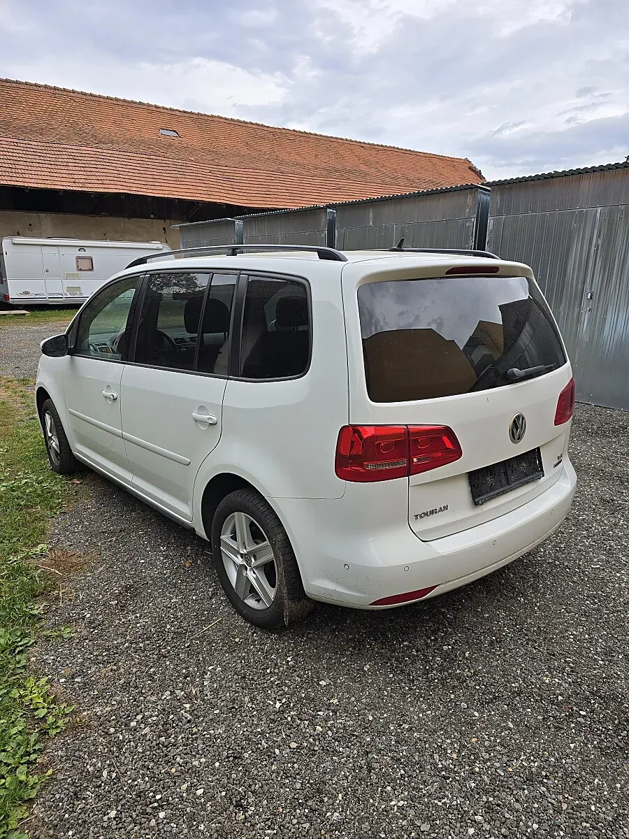 Volkswagen Touran 2014 photo 3
