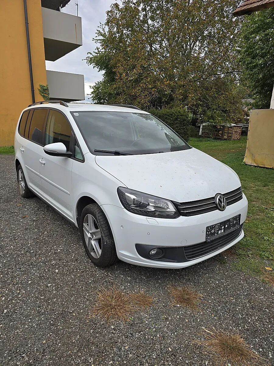 Volkswagen Touran 2014 photo 2