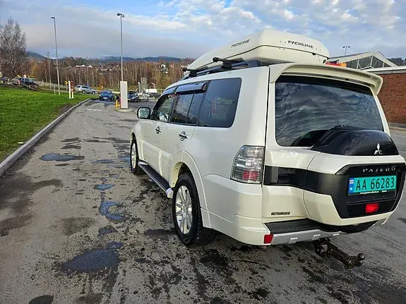Mitsubishi Pajero 2015 photo 3