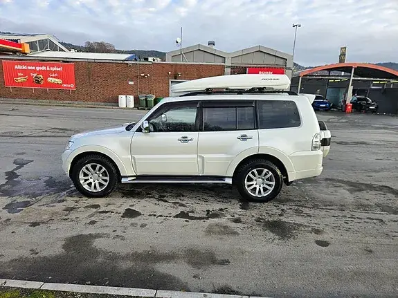 Mitsubishi Pajero 2015 photo 2