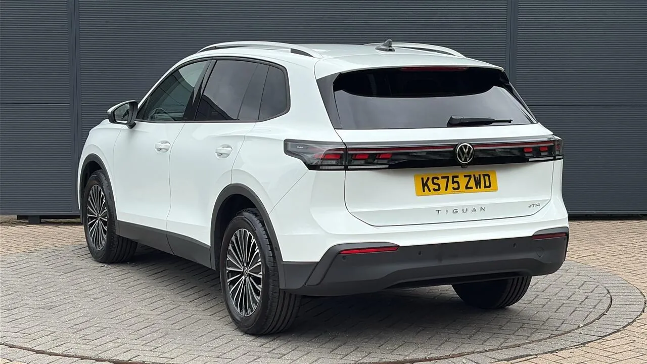 Volkswagen Tiguan 2025 photo 3