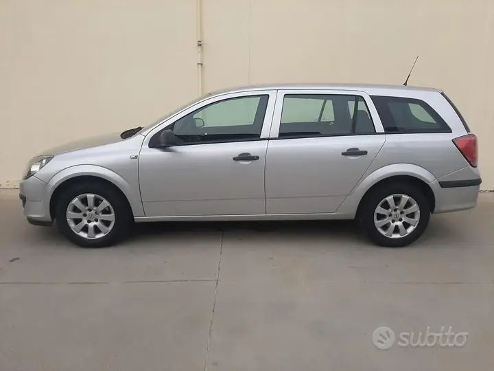 Opel Astra 2006 photo 2