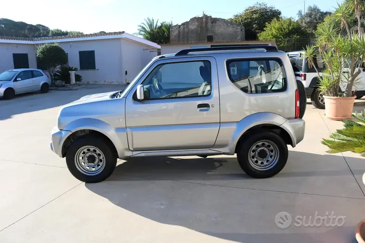 Suzuki Jimny 2015 photo 2