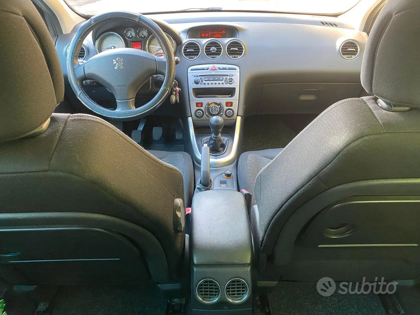 Peugeot 308 2008 photo 3