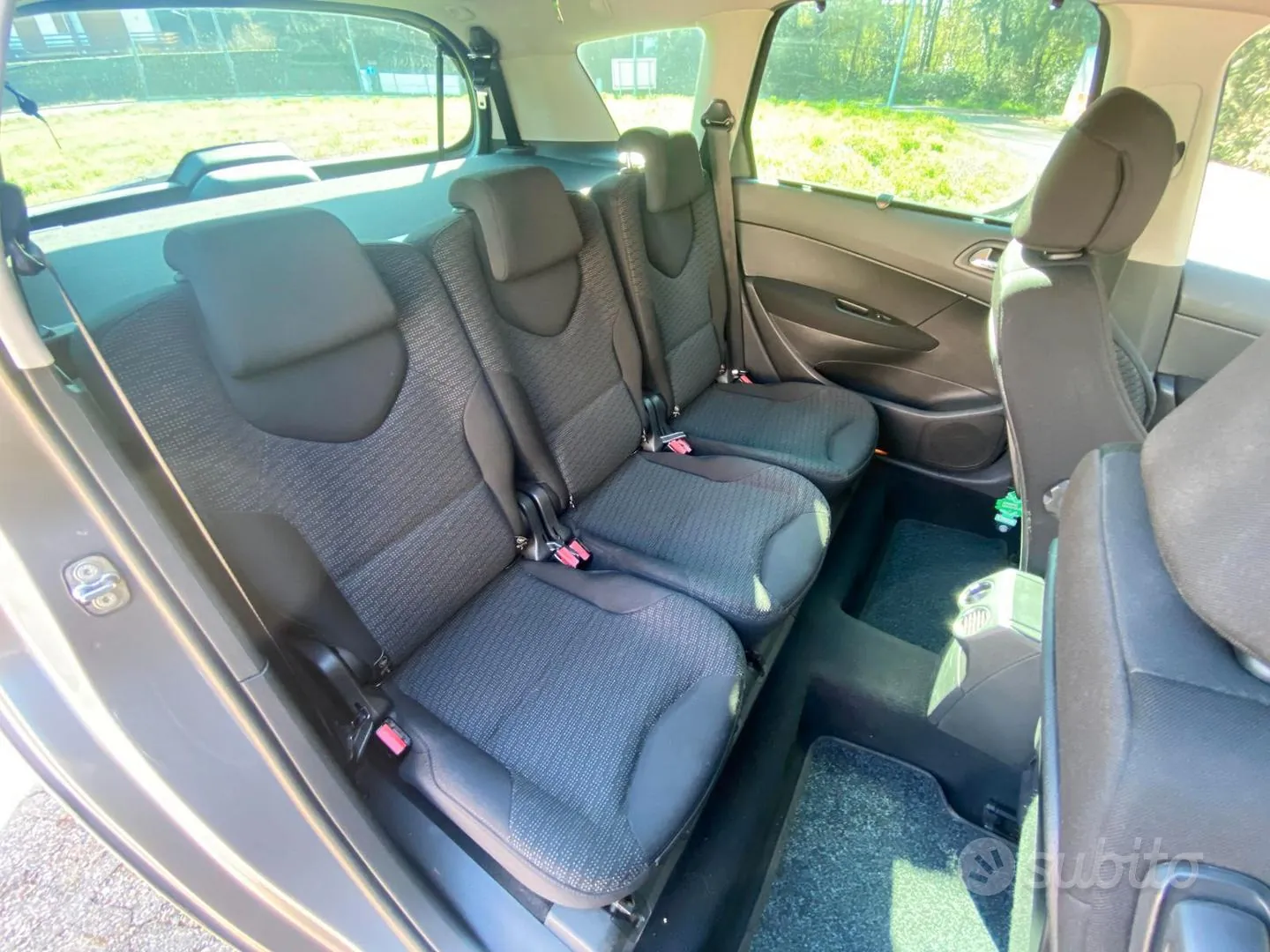 Peugeot 308 2008 photo 5